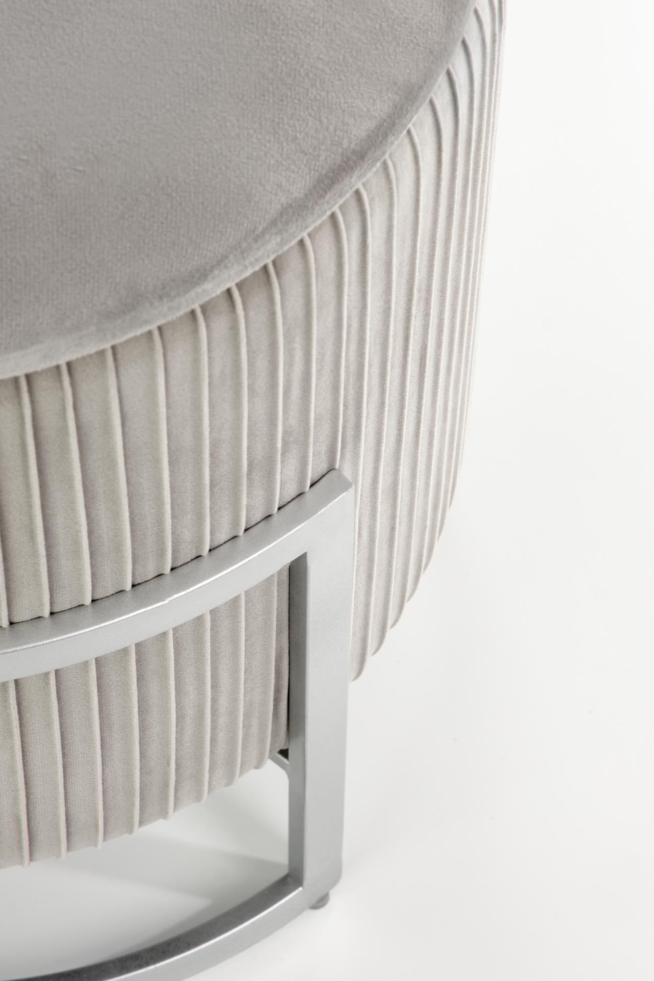 Pouf mit Staurum, aus Samtstoff Cricket Grau (2)