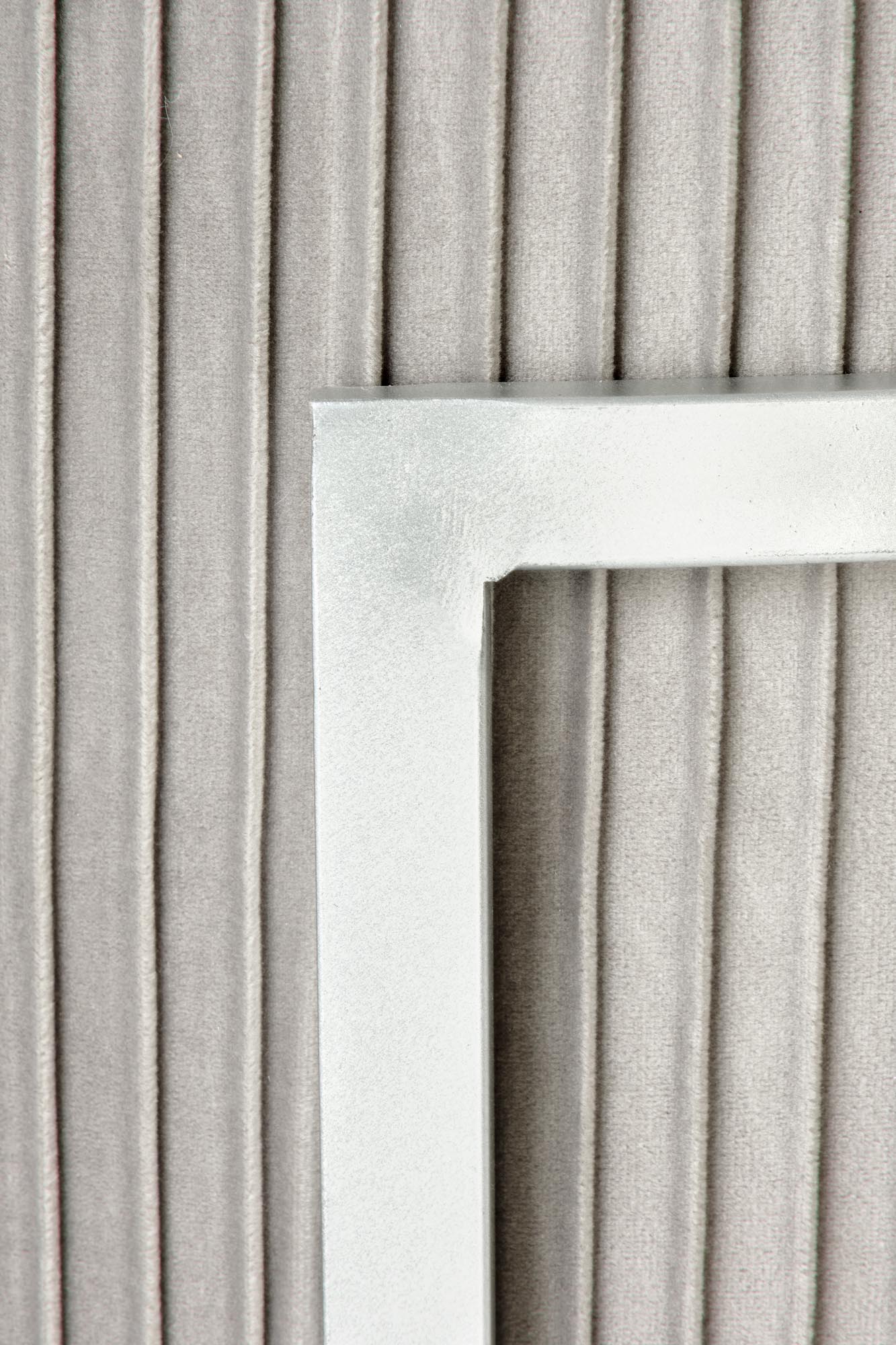 Pouf mit Staurum, aus Samtstoff Cricket Grau (3)